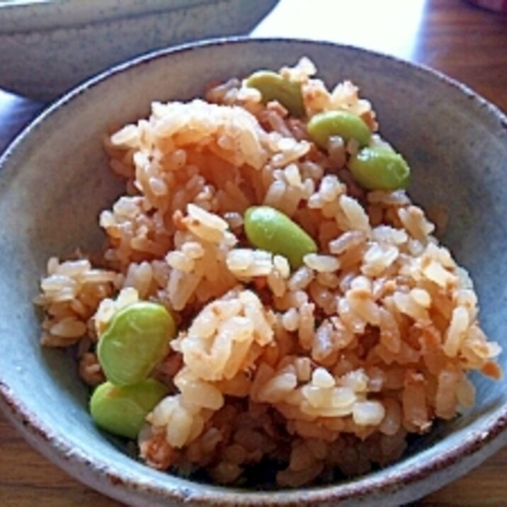 鮭フレークと枝豆の炊き込みご飯